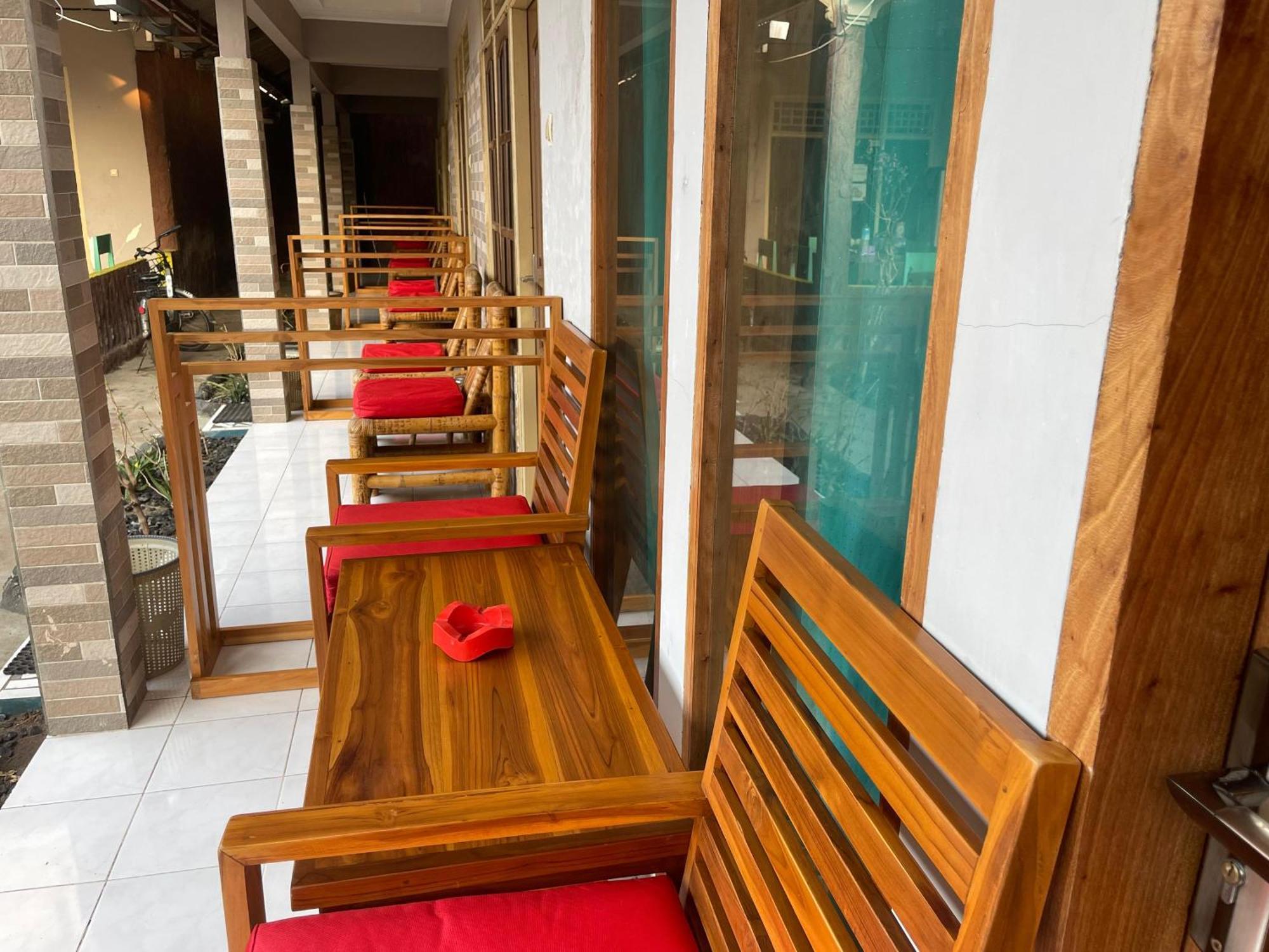 Lita Homestay Gili Trawangan Esterno foto