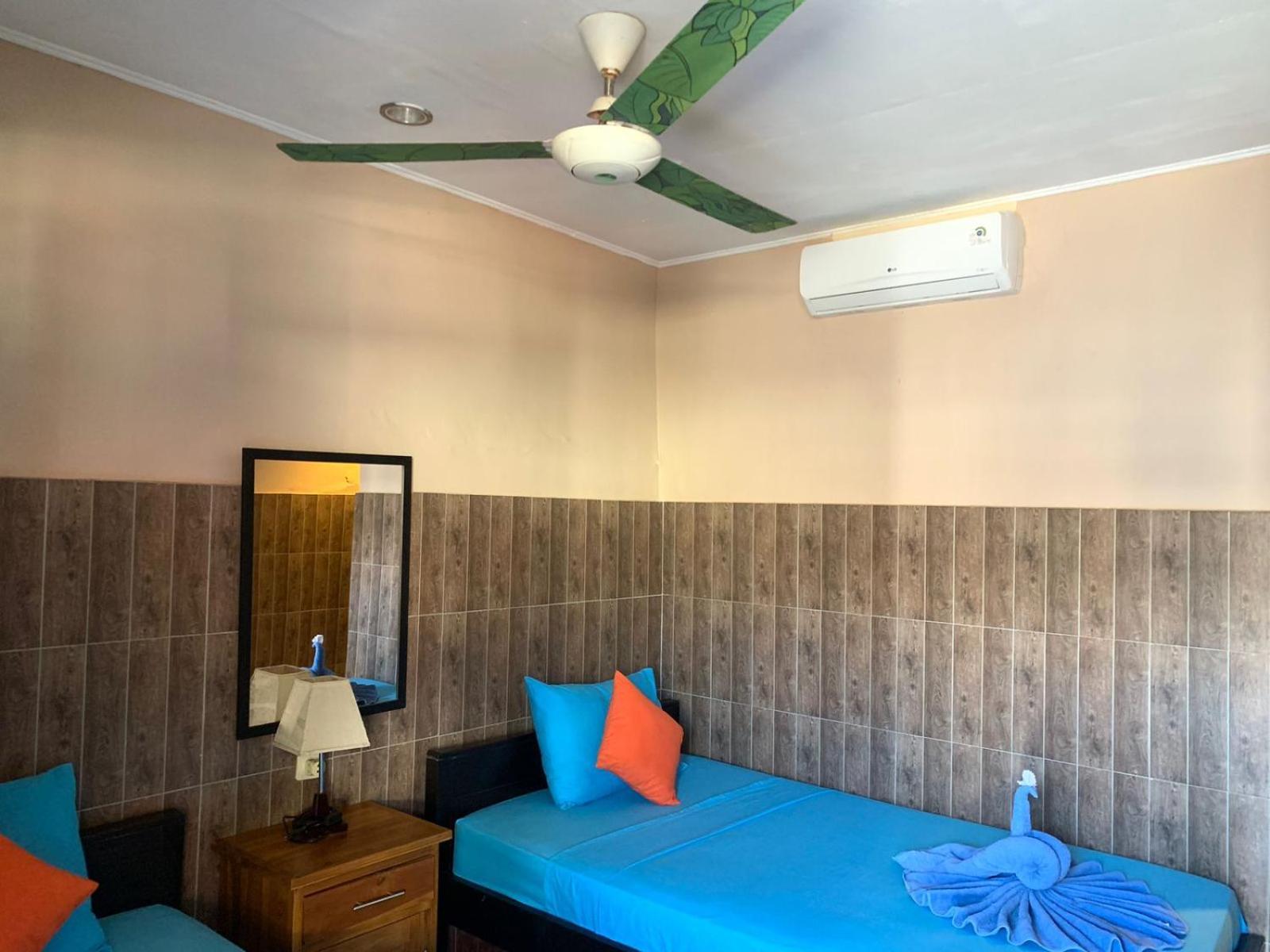 Lita Homestay Gili Trawangan Esterno foto