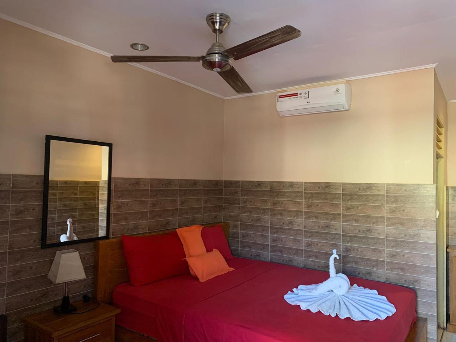Lita Homestay Gili Trawangan Esterno foto