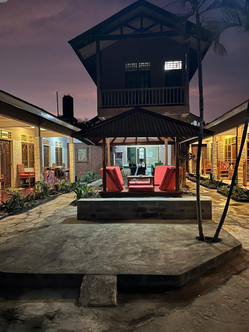 Lita Homestay Gili Trawangan Esterno foto